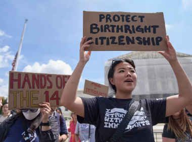 出生在美国就是美国公民？特朗普取消“出生公民权”胜出一步！最高法院6:3裁决释放重大信号！